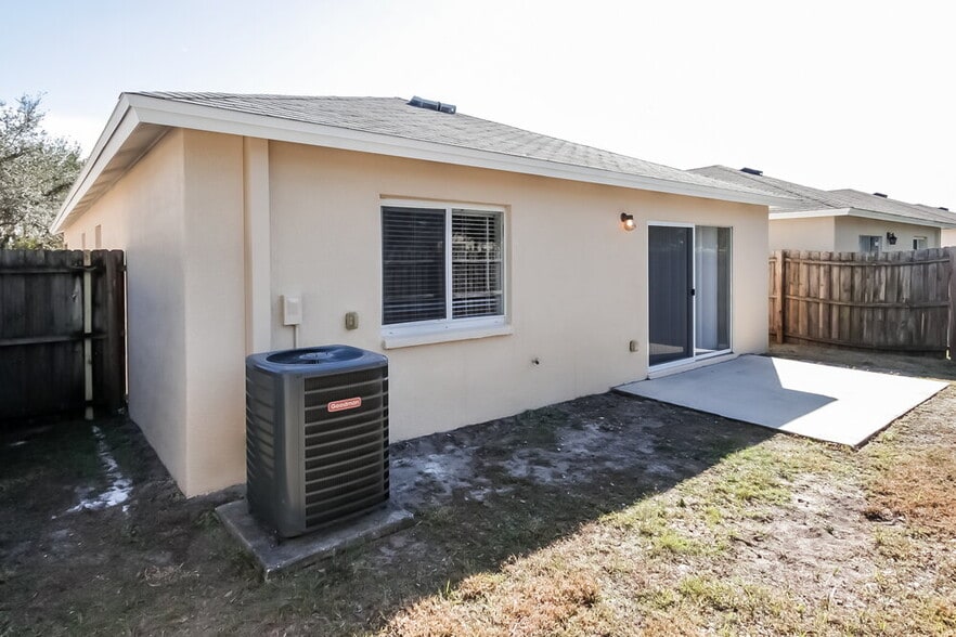 Building Photo - 11210 Summer Star Dr