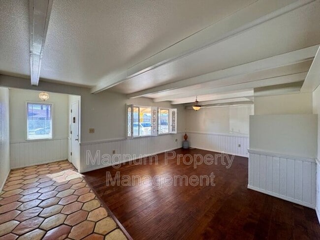 Building Photo - 29820 Thornhill Dr