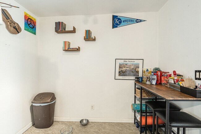 Building Photo - Top-Floor Condo with Trail Access + Community Perks!