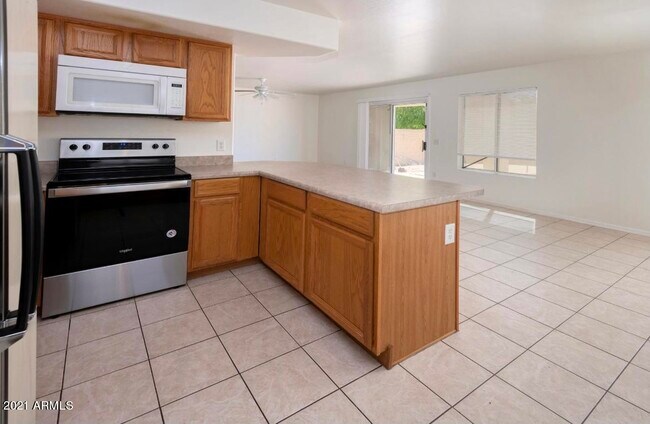 Building Photo - 12225 W Flanagan St