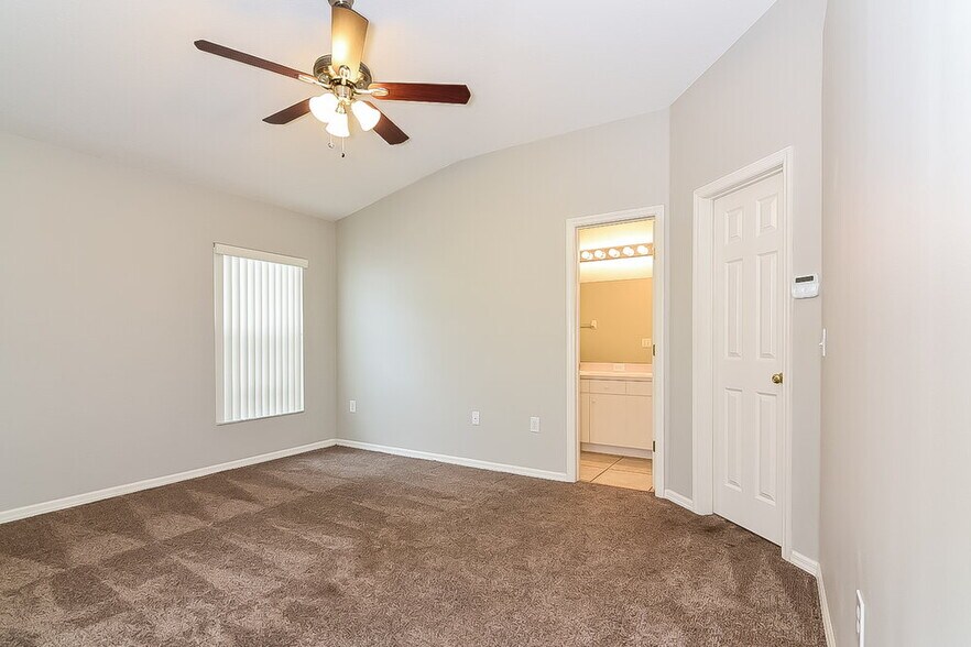 Building Photo - 4649 Roundview Ct