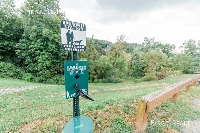 Building Photo - Move in Special! First Month's Rent is Fre...