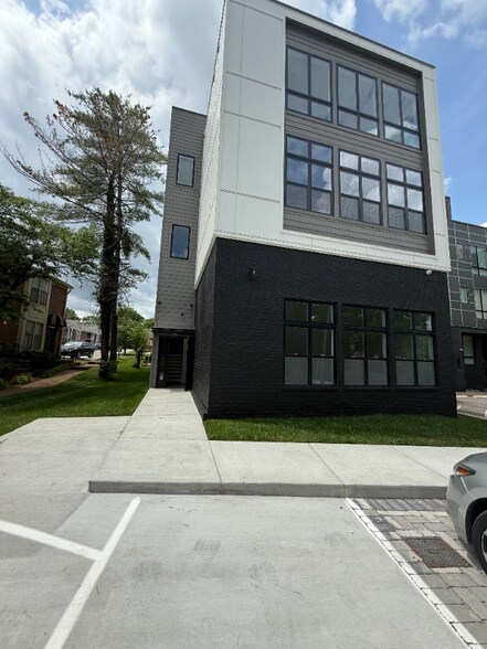 Building Photo - 3133 Long Blvd