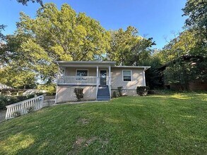 Building Photo - Beautiful 3 bedroom 2 bath home with views!