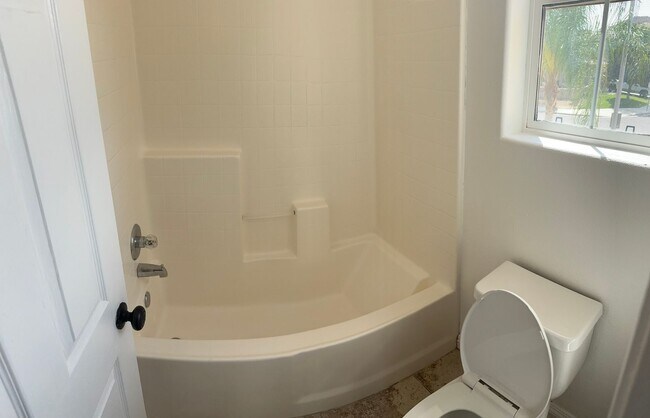Building Photo - Perfect 4 Bedroom / 3 Bathroom Perris Home
