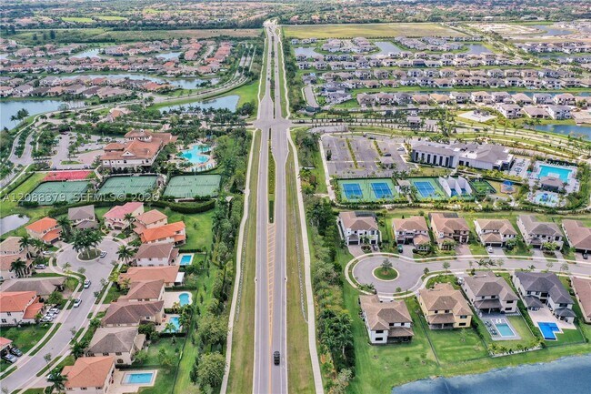 Building Photo - 10398 Waterside Ct