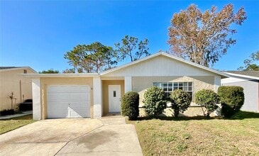 Building Photo - 3127 Corona Dr