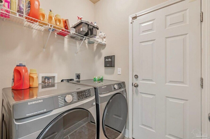 Building Photo - 5811 Rustic Ridge Cir