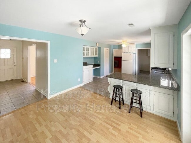 Building Photo - 120 Stanmore Rd