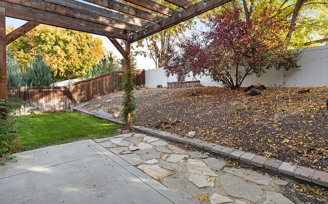 Building Photo - Charming 3 Bedroom Home in Eagle – Minutes to Eagle Bike Park