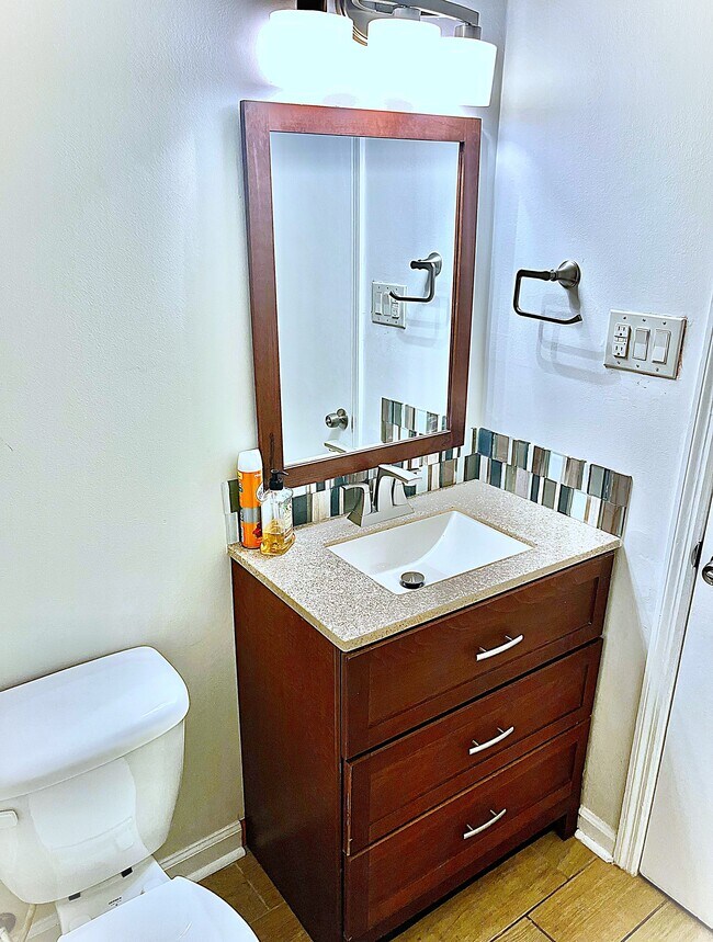 Building Photo - 1809 Crooked Pine Dr