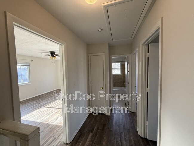 Building Photo - 733 Bellows Ave