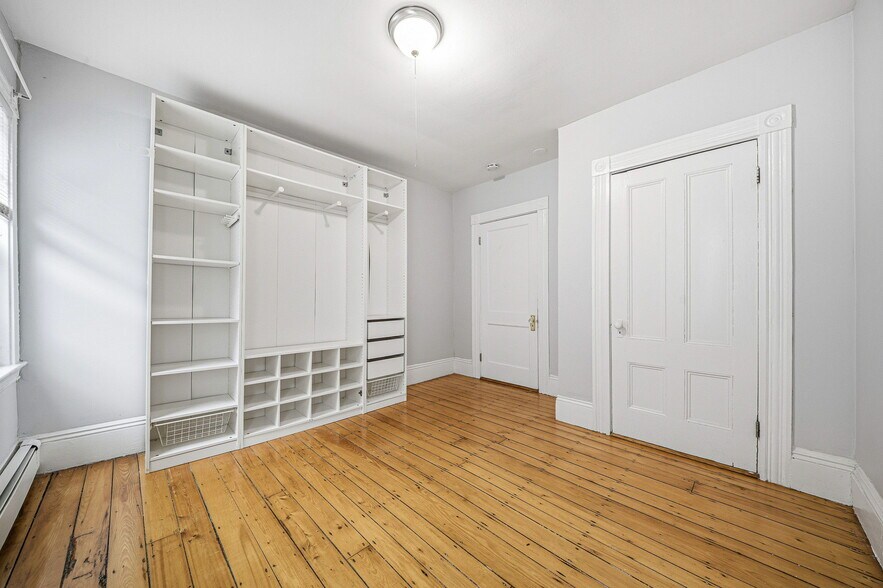 Primary Bedroom - 12 Osborne Street