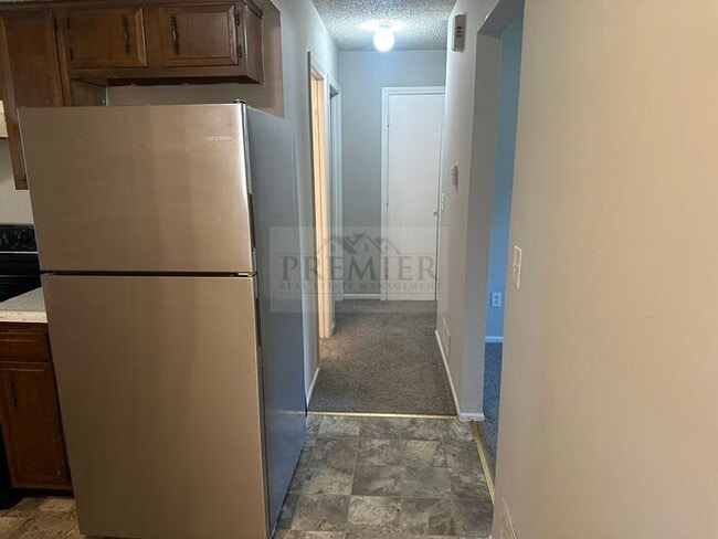 Building Photo - 240 W Kump Ave