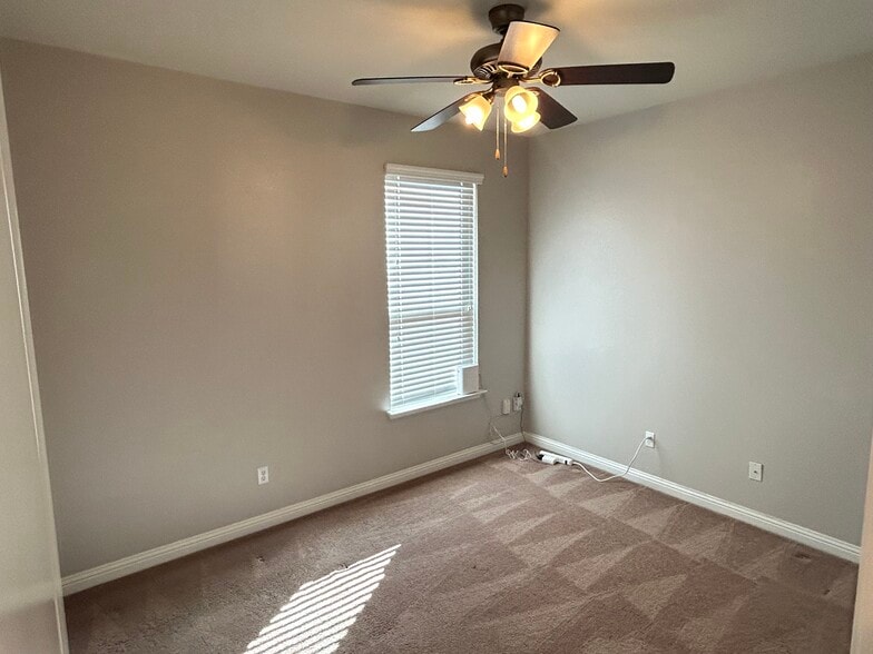 Building Photo - 10109 Aly May Dr