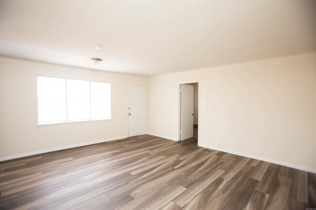 Building Photo - 13324 Alexander Rd