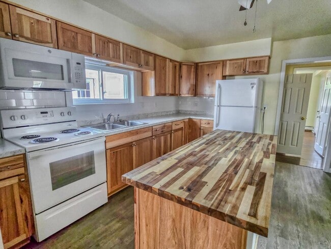 Building Photo - 166-168 S Jones St - 168