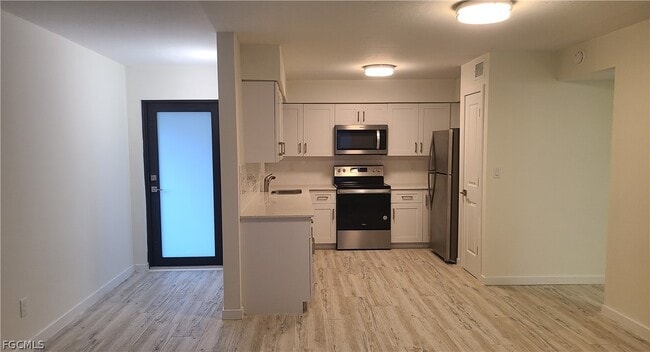 Building Photo - 2610 Providence St