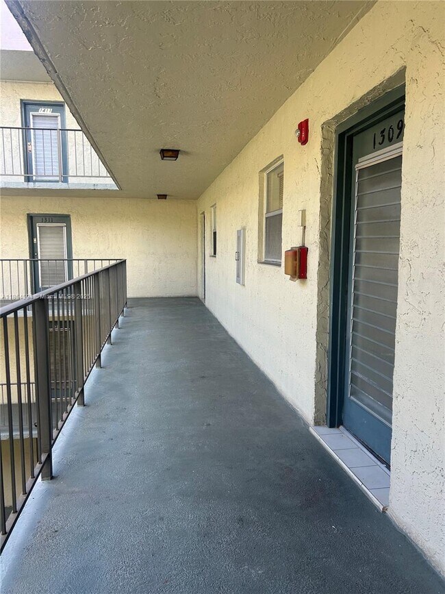 Building Photo - 1800 SW 81st Ave