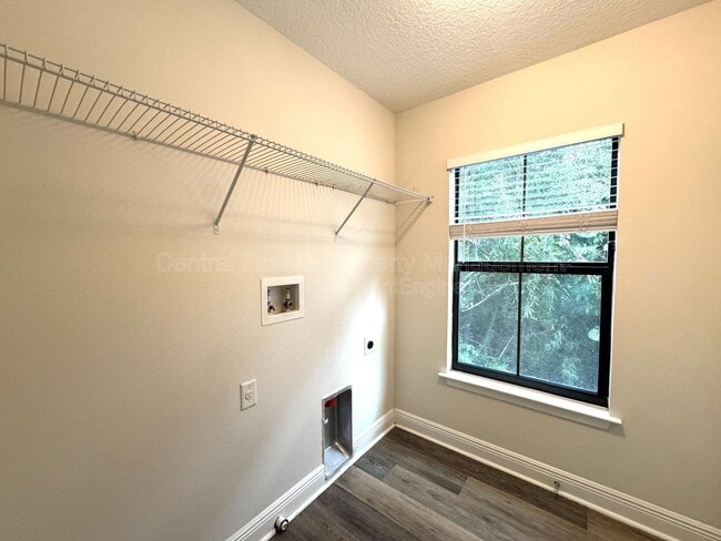 Building Photo - 2865 Mayer St