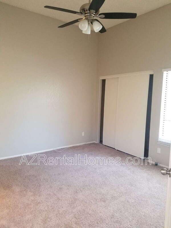 Building Photo - 609 E Mesquite Cir