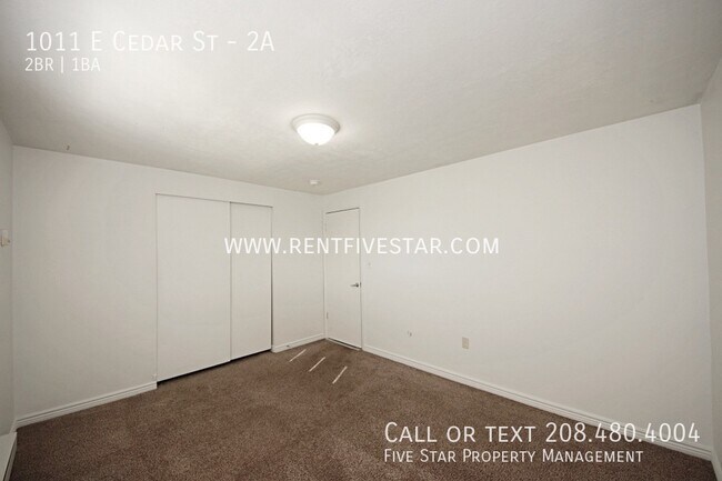 Building Photo - 1011 E Cedar St