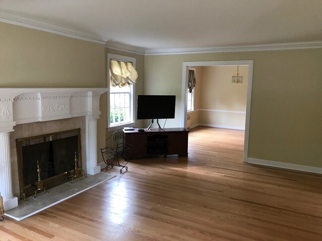 Living Room - 1714 Greendale Ave