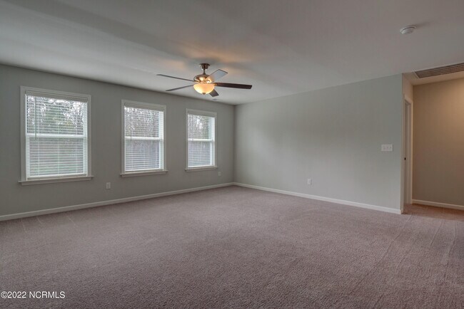 Building Photo - 4409 Finch Ln
