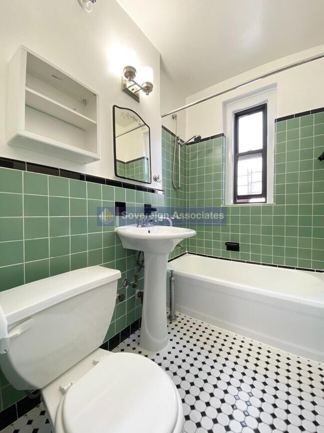 Building Photo - 567 Fort Washington Avenue