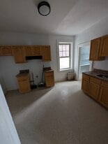 Building Photo - 72 W Grove Ter