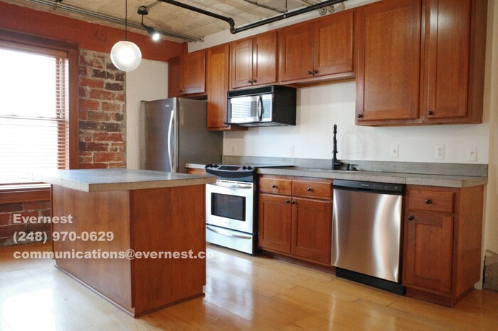 Building Photo - 78 Watson St