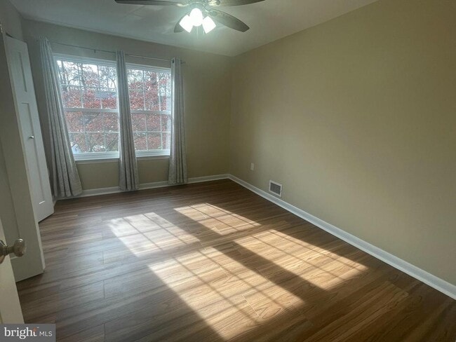 Building Photo - 81 Willow Ct