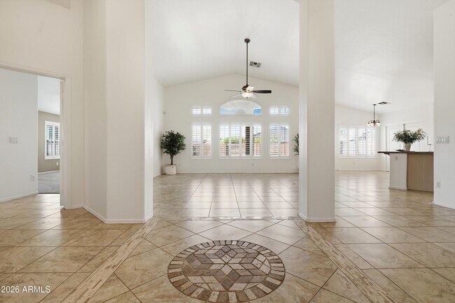Building Photo - 4441 E Cottonwood Ln