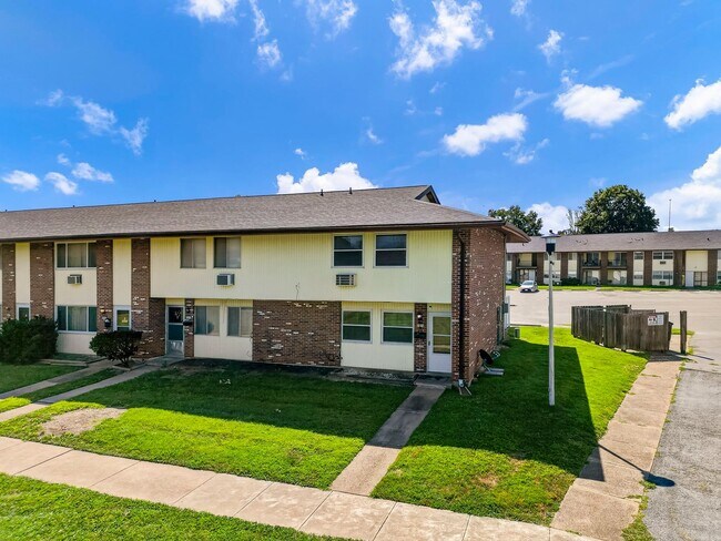 Building Photo - 7473 Hazelcrest Dr