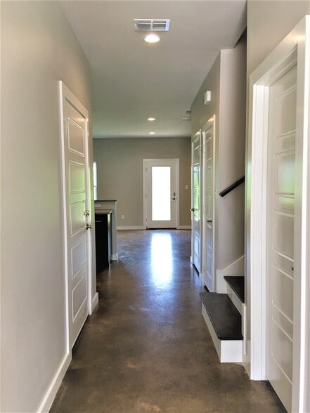 Entryway - 10576 Brothers Ln