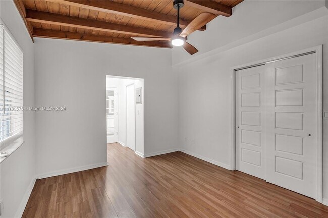 Building Photo - 6292 SW 31st St