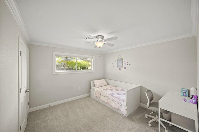 Building Photo - 4943 Cheena Dr
