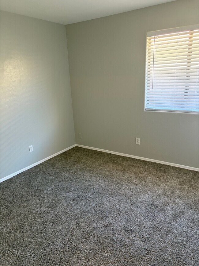 Building Photo - 2300 E 37th Ave