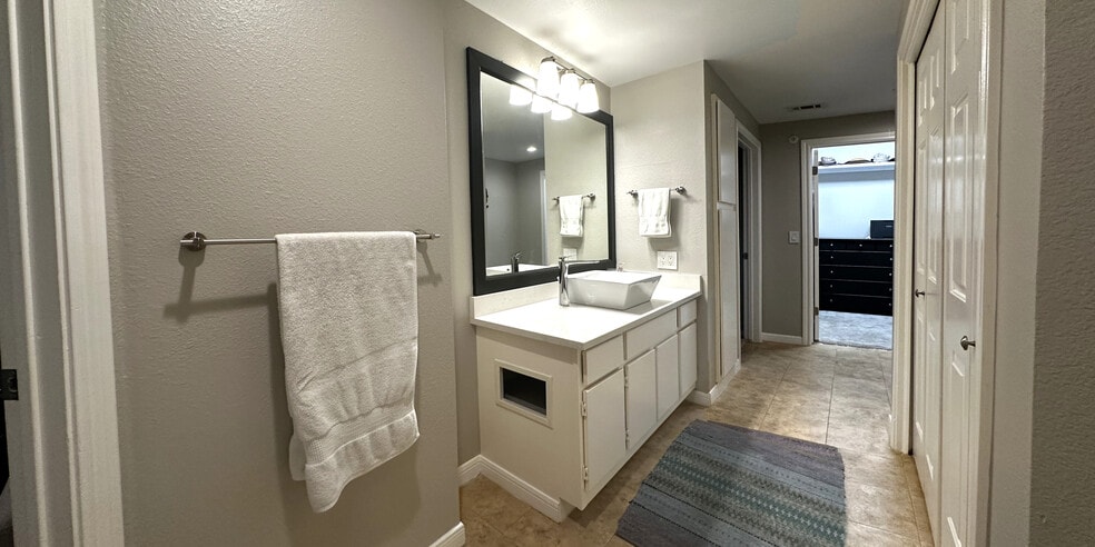 Bathroom - 2320 Gracy Farms Ln