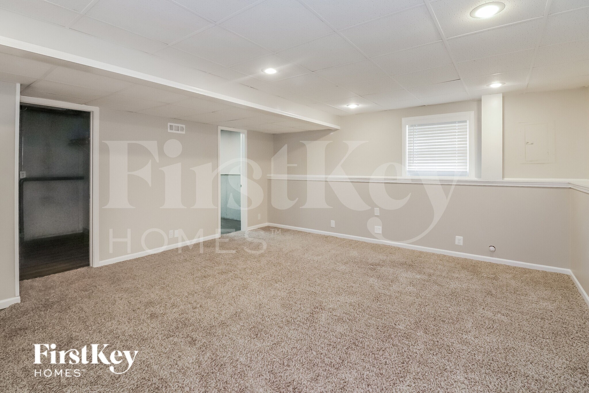 Building Photo - 909 Minnie Ave