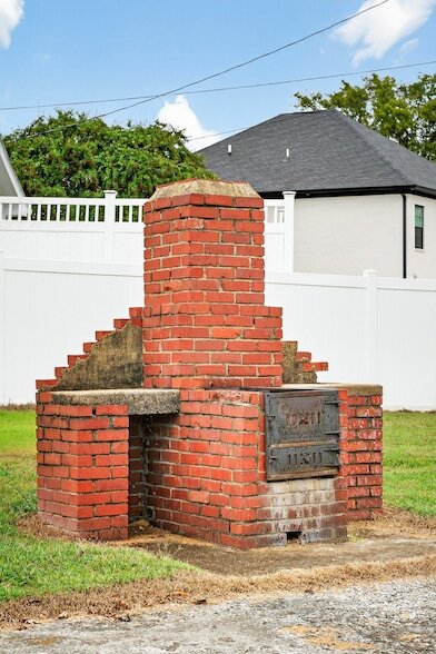 Building Photo - 147 Sunset Dr