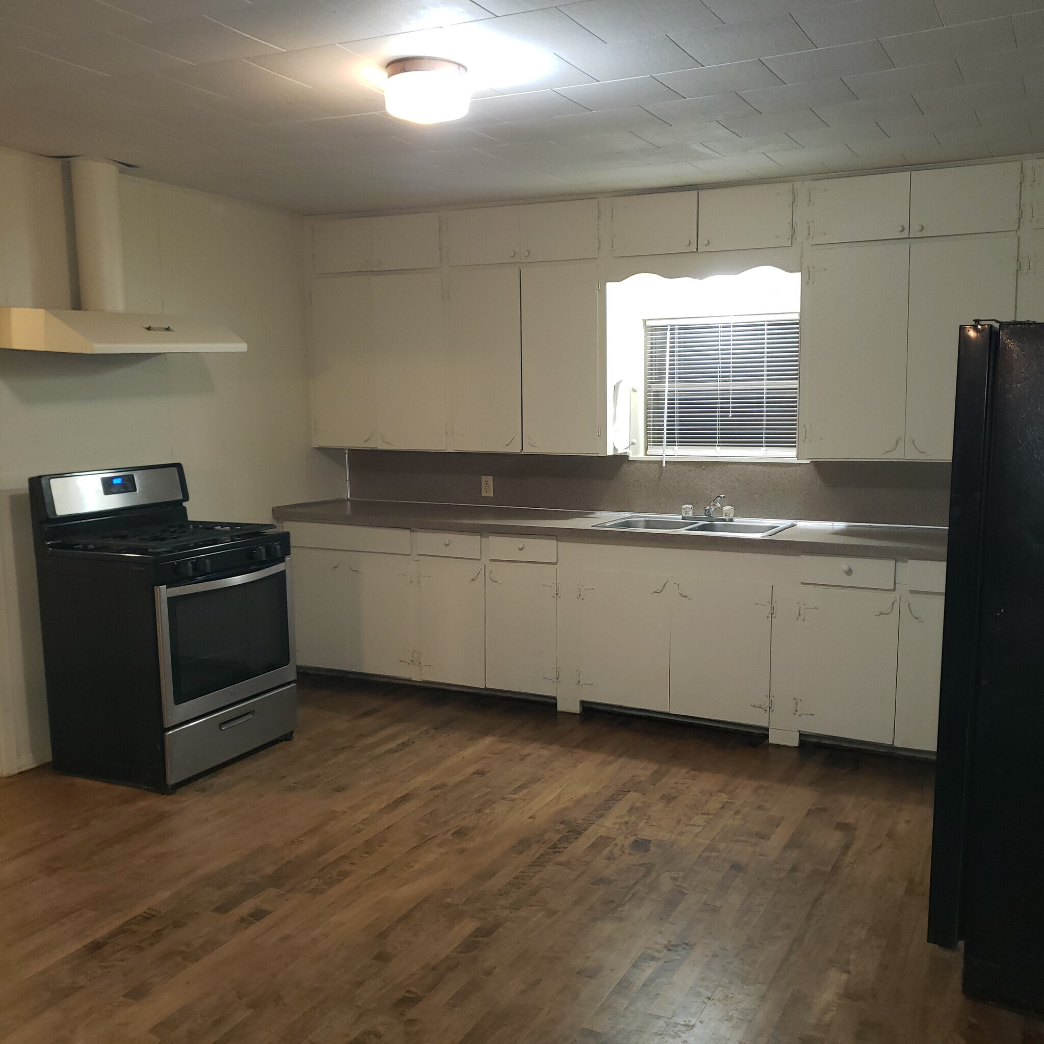 Building Photo - 908 Porter St