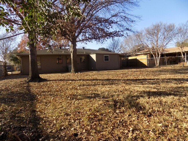 Building Photo - 1016 Billie Ruth Ln