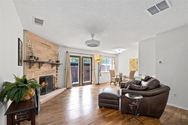 Building Photo - 101 Clearday Dr