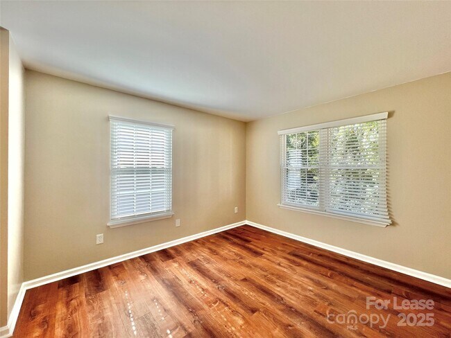 Building Photo - 9476 S Vicksburg Park Ct