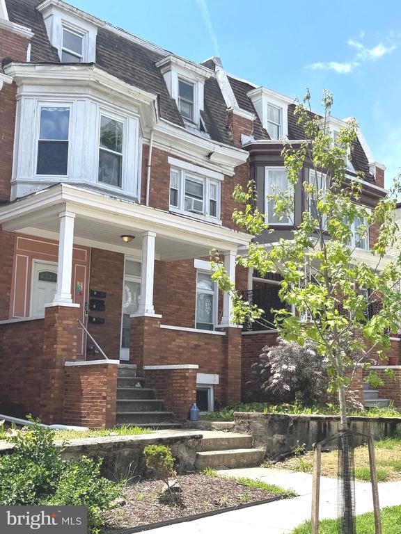 Primary Photo - 805 Brooks Ln