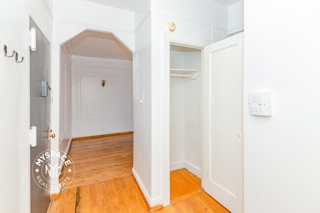 Building Photo - 228 S 3rd St