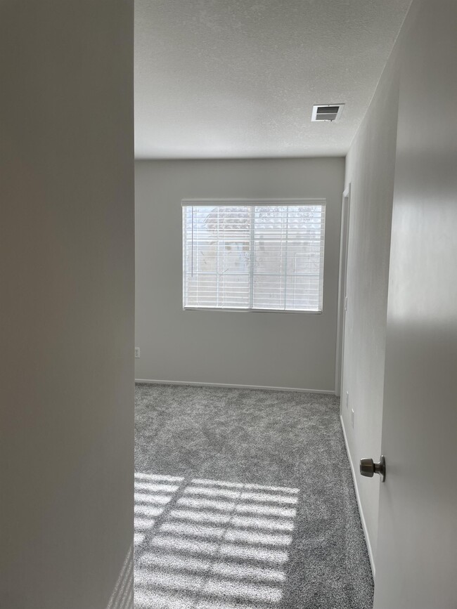 Building Photo - 1167 Innisfree Ct