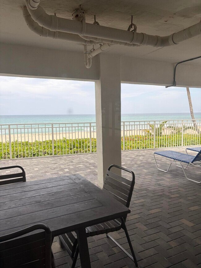 Building Photo - 3215 S Ocean Blvd