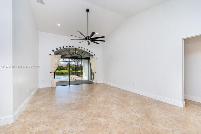 Building Photo - 721 NW 193rd Ave